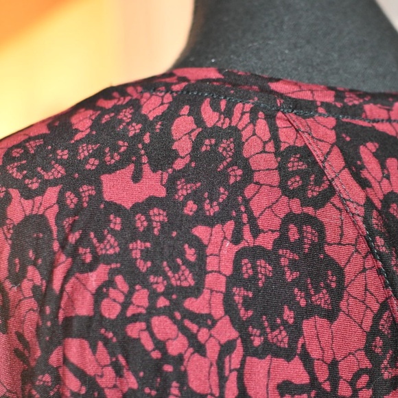 Wilfred Red and Black Lace Pattern Open Back Top Size Medium - Picture 5 of 11